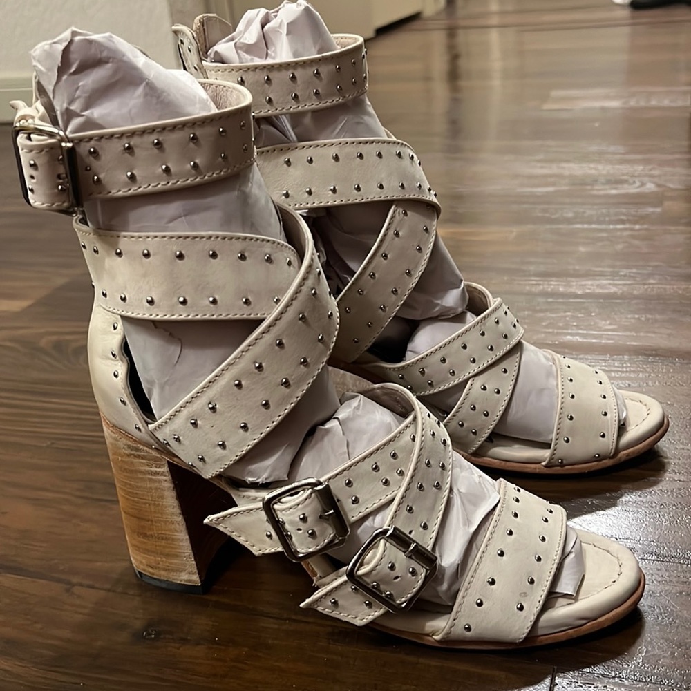 Freebird “Tanica” Sandal in Size 10